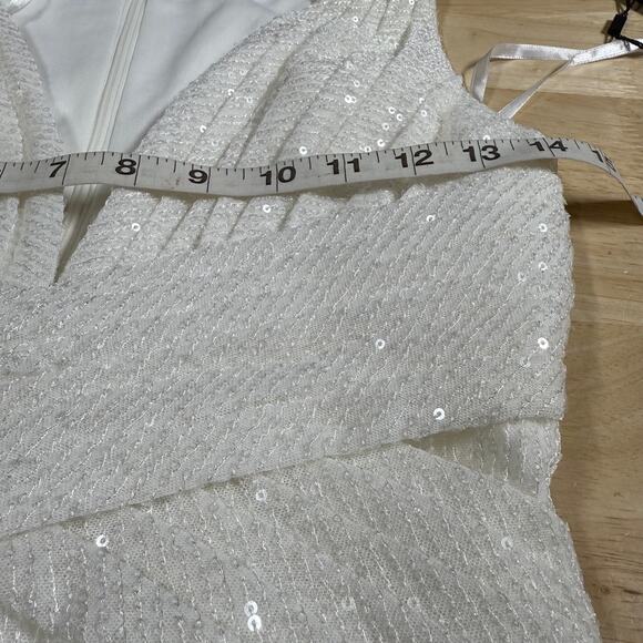 Mac Duggal NWT V-Neck Sequin Wrap Waist Gown White Side Slit Size 2 Sleeveless - Picture 5 of 8